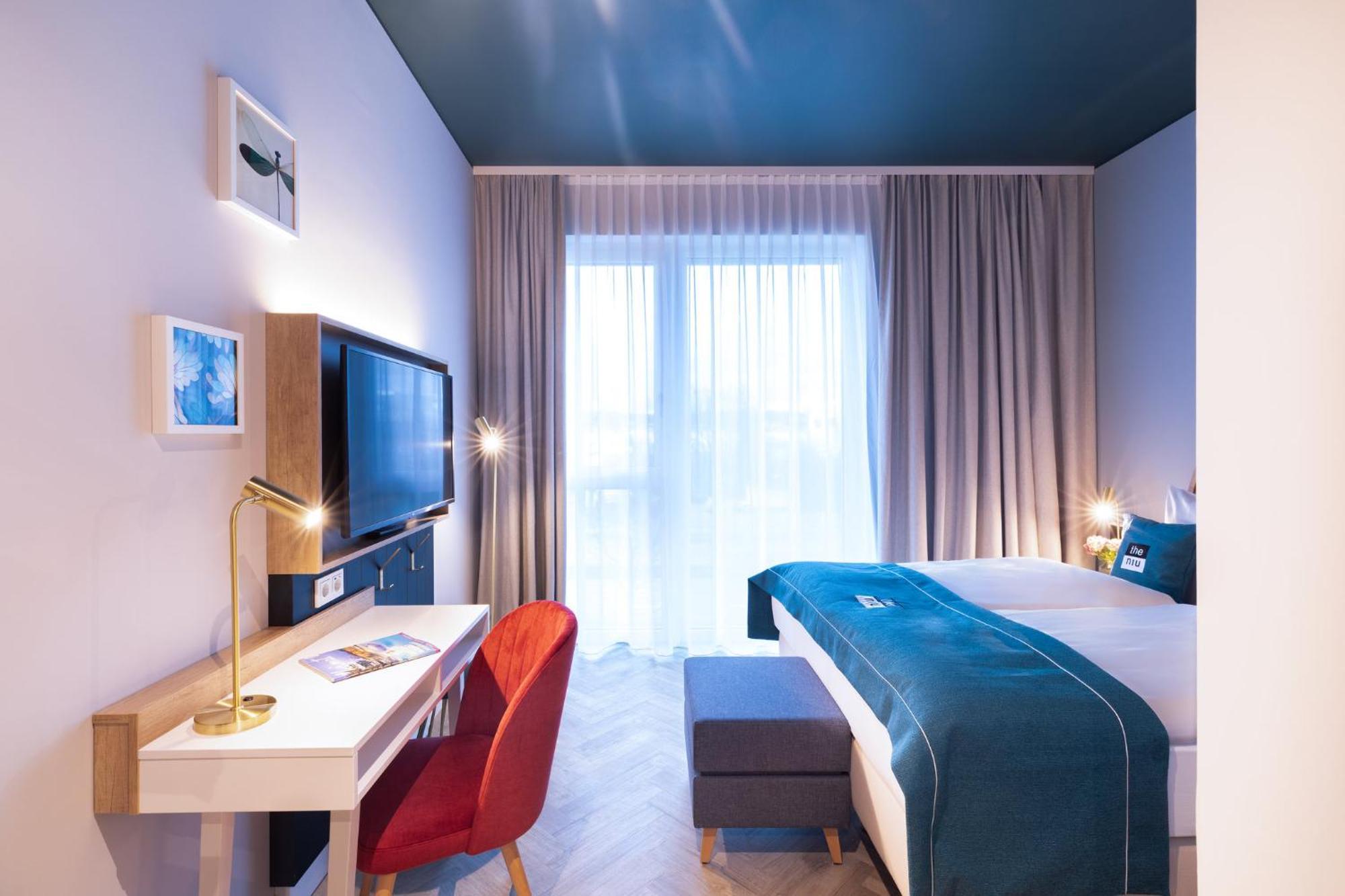 - The Niu, Flower By Ihg