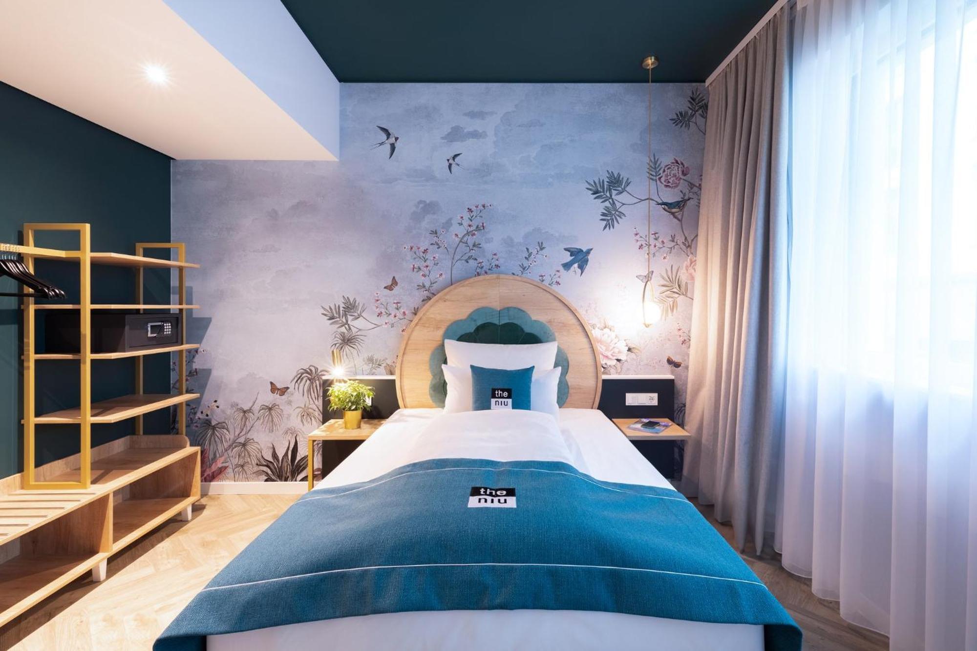 Hotel - The Niu, Flower By Ihg 3*