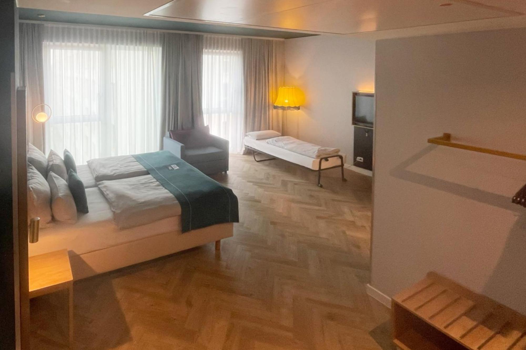 - The Niu, Flower By Ihg Hotel